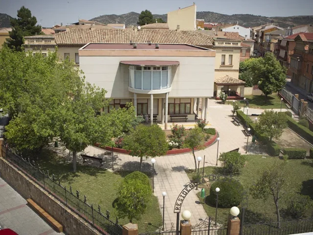 Servicio De Estancia Diurna De La Residencia De 3 Edad Los Jardines Gestión Pública