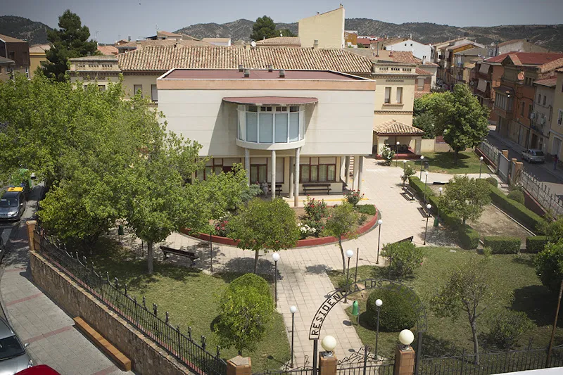 Servicio De Estancia Diurna De La Residencia De 3 Edad Los Jardines Gestión Pública